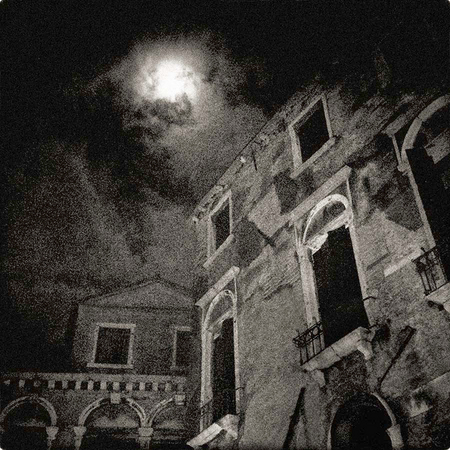 Ominous Moon, Venice