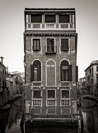 Stand Alone Venetian House