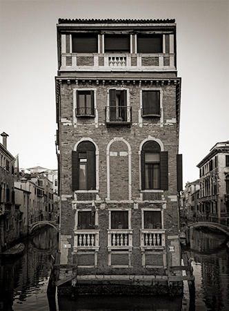 Stand Alone Venetian House